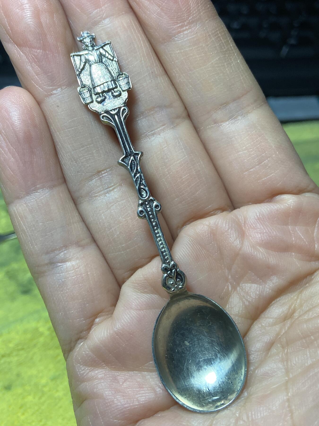 2026年第三十七场(总第二百零六场）德紧纸币特拍场(佣金3%，最低1元) 挑水人形状勺柄咖啡勺