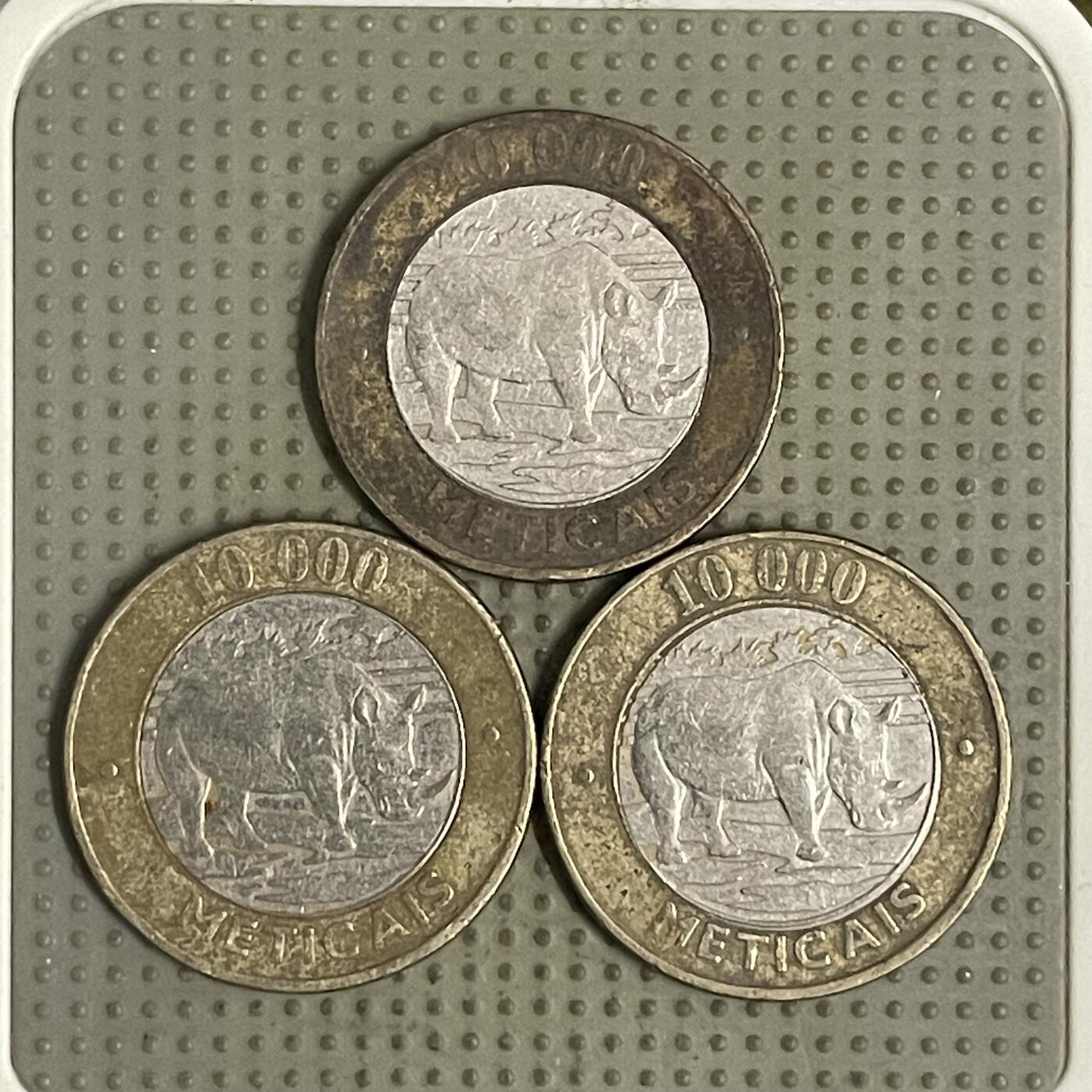 2026年第36场各国散币拍卖（总第186场） 莫桑比克2003年10000梅蒂卡尔3枚