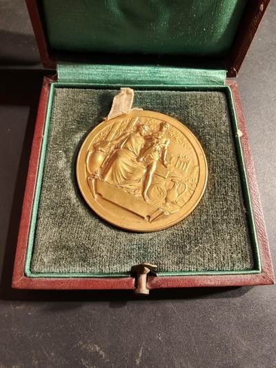 老王徽章第188期 - 法国图卢兹市职业振兴大铜章     原盒，盒子扣不严     直径41mm    重量36.1g