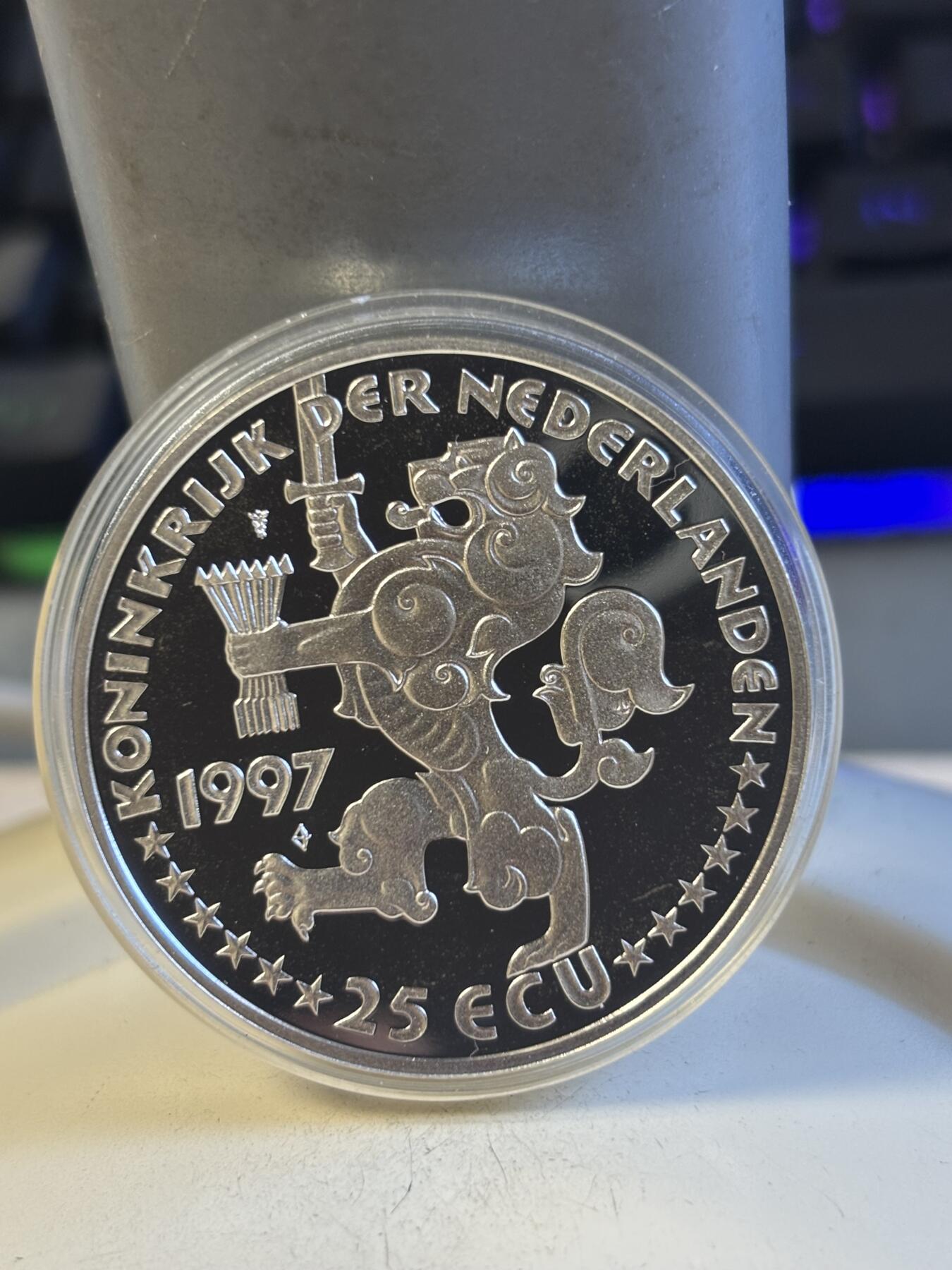 第194期拍卖 荷兰1997年名人系列彼特大帝访问荷兰纪念大银币，925银，25克，有氧化