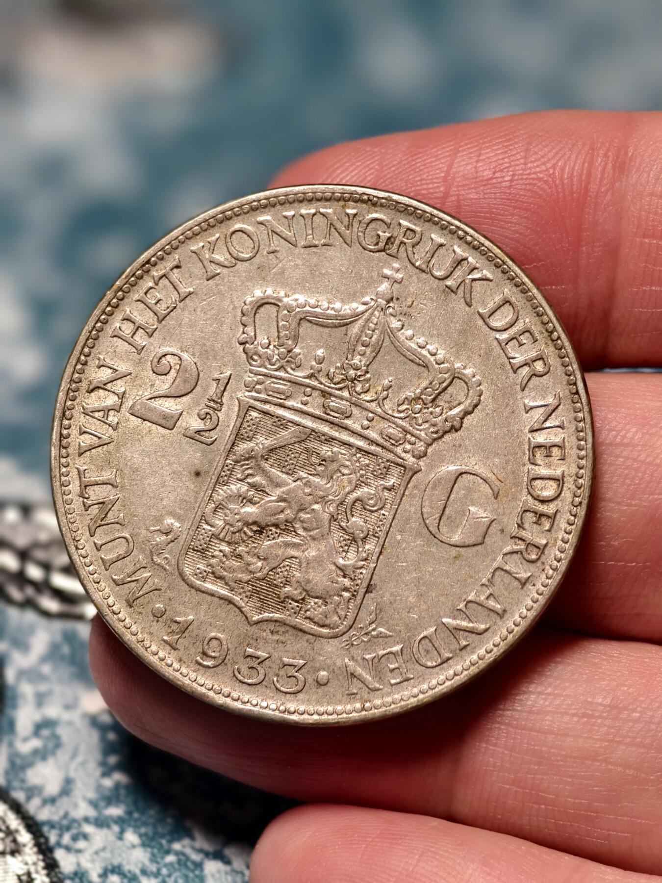 抚柳草堂-第十八期章牌钱币  奖章勋章限时免佣 满百包邮 放漏专场 1933荷兰王国2.5GULDEN银币 威廉敏娜女王 重25g 极美品老包浆 女王发丝清晰压力十足