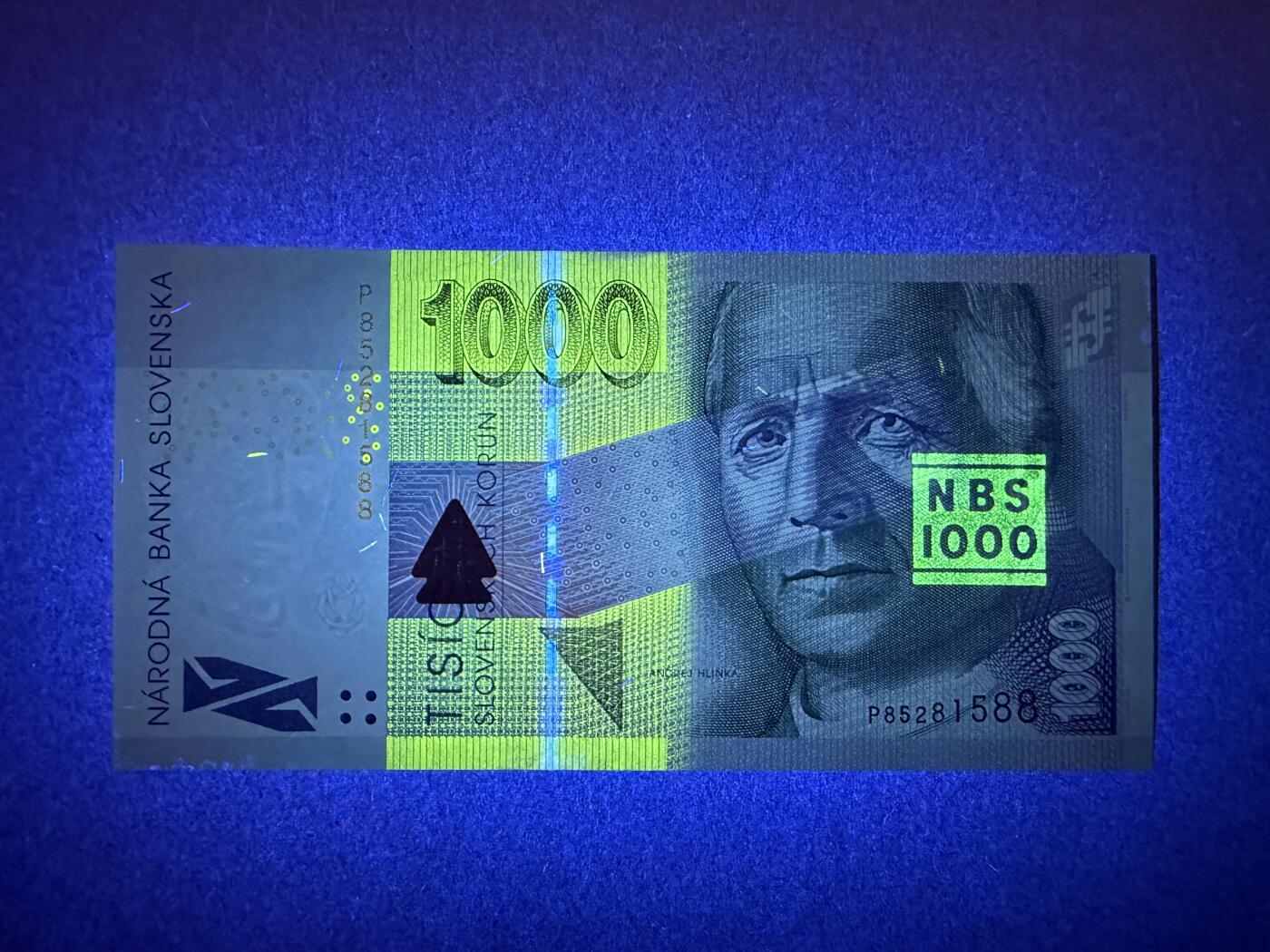 《艾美收藏》第237期-3.22周日外币强钞白金场 斯洛伐克1000克朗 UNC 2005年 边缘轻微荧光 无47双尾88