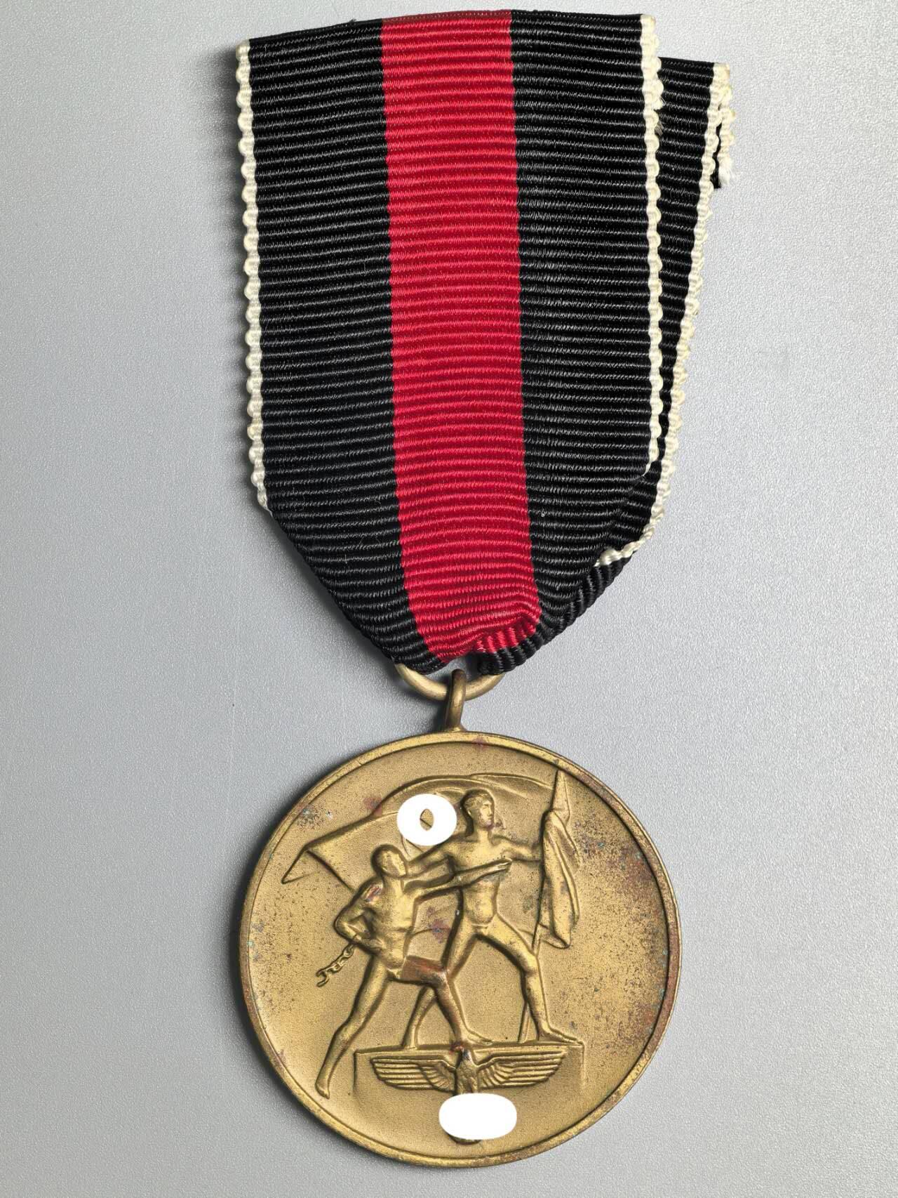 小驴勋章奖章收藏3月21日周六晚六点拍卖（珍爱和平，收藏战争，铭记历史，勿忘国耻，忠党爱国。有偿代拍，送拍规则在简介最后，参拍须阅读规则后再参拍，关系到运费包装发货时效真假辨别等关键信息，拍卖时不再发原图，看大图店主微信码在拍卖店铺介绍里） 得三苏台德回归奖章