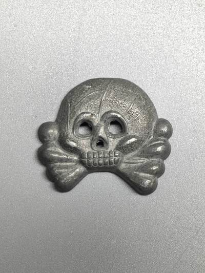 小驴勋章奖章收藏3月21日周六晚六点拍卖（珍爱和平，收藏战争，铭记历史，勿忘国耻，忠党爱国。有偿代拍，送拍规则在简介最后，参拍须阅读规则后再参拍，关系到运费包装发货时效真假辨别等关键信息，拍卖时不再发原图，看大图店主微信码在拍卖店铺介绍里） - 得三装甲兵领章骷髅徽章 品如图 针缺失