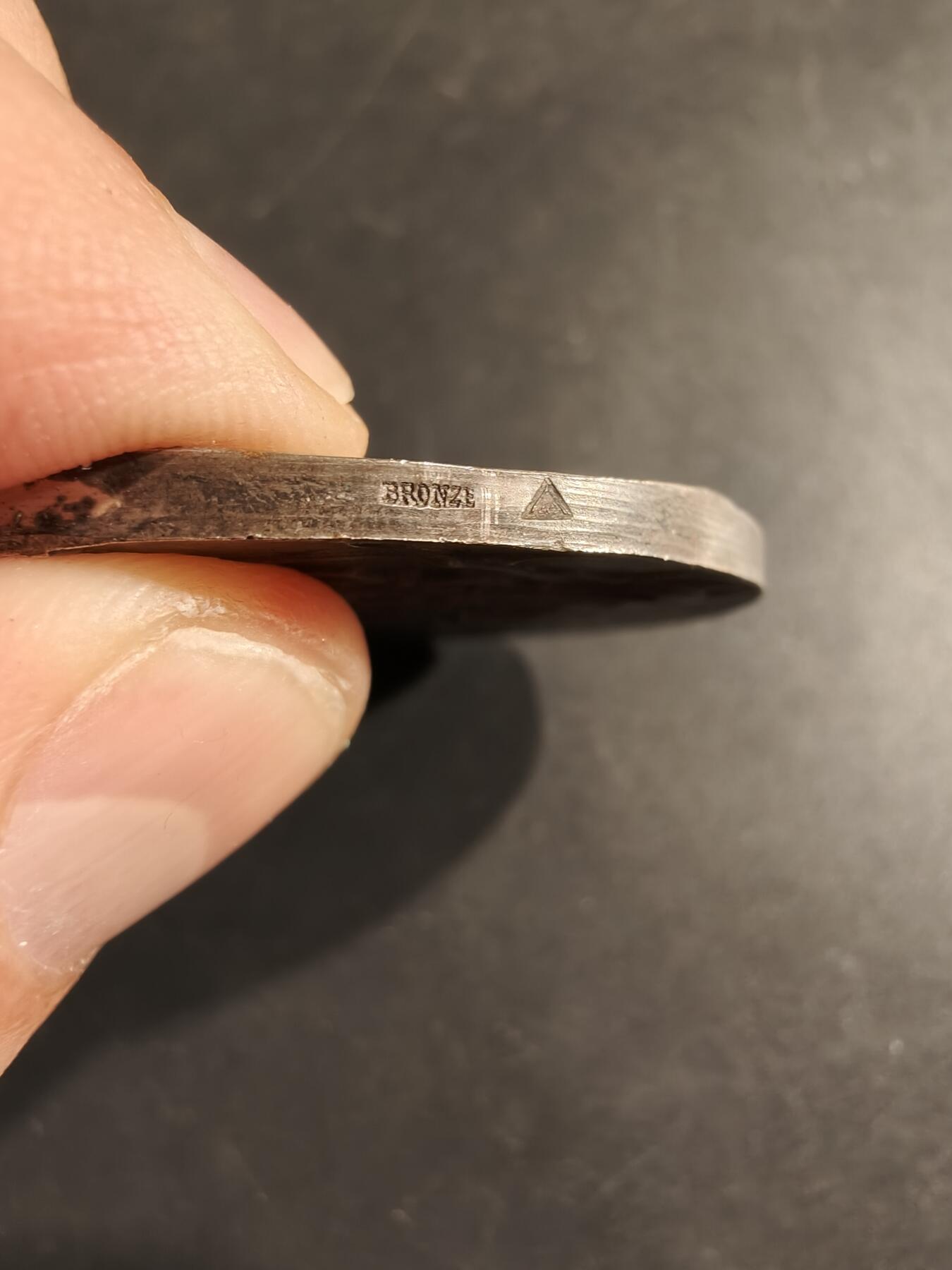 老王徽章第188期 法国鲁昂市长赠送镀银大铜章     勒内·博迪雄作品   大师名作    原盒      直径50mm     重量53.5g