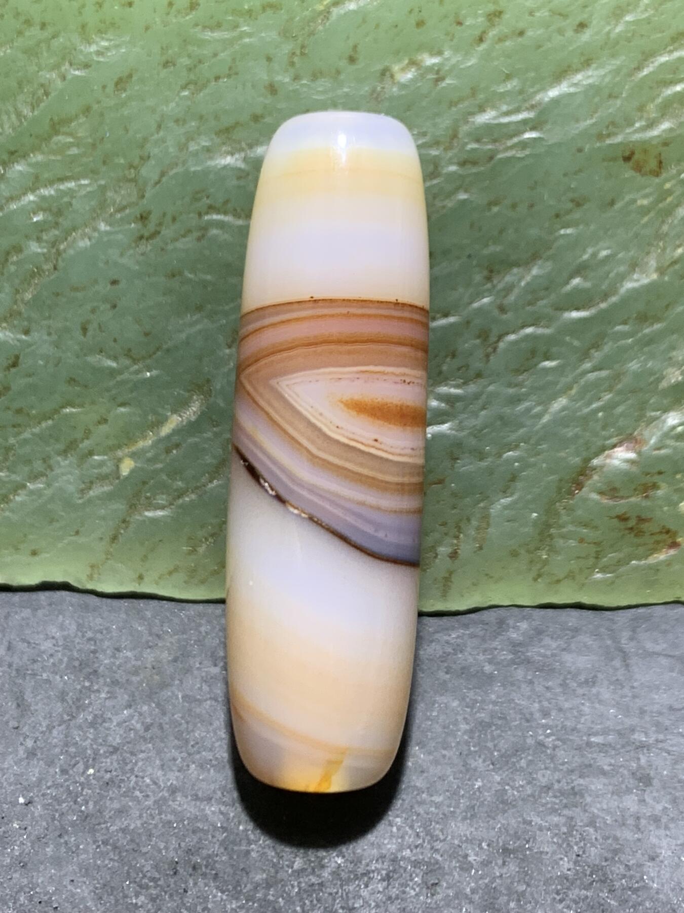 高玉化千层纹巴西玛瑙随形通货桶珠一个，