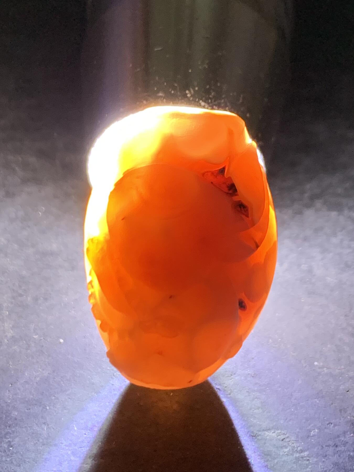 精美亚光高玉化气泡纹战国红玛瑙手工俏色巧雕玉兔勒子一颗！