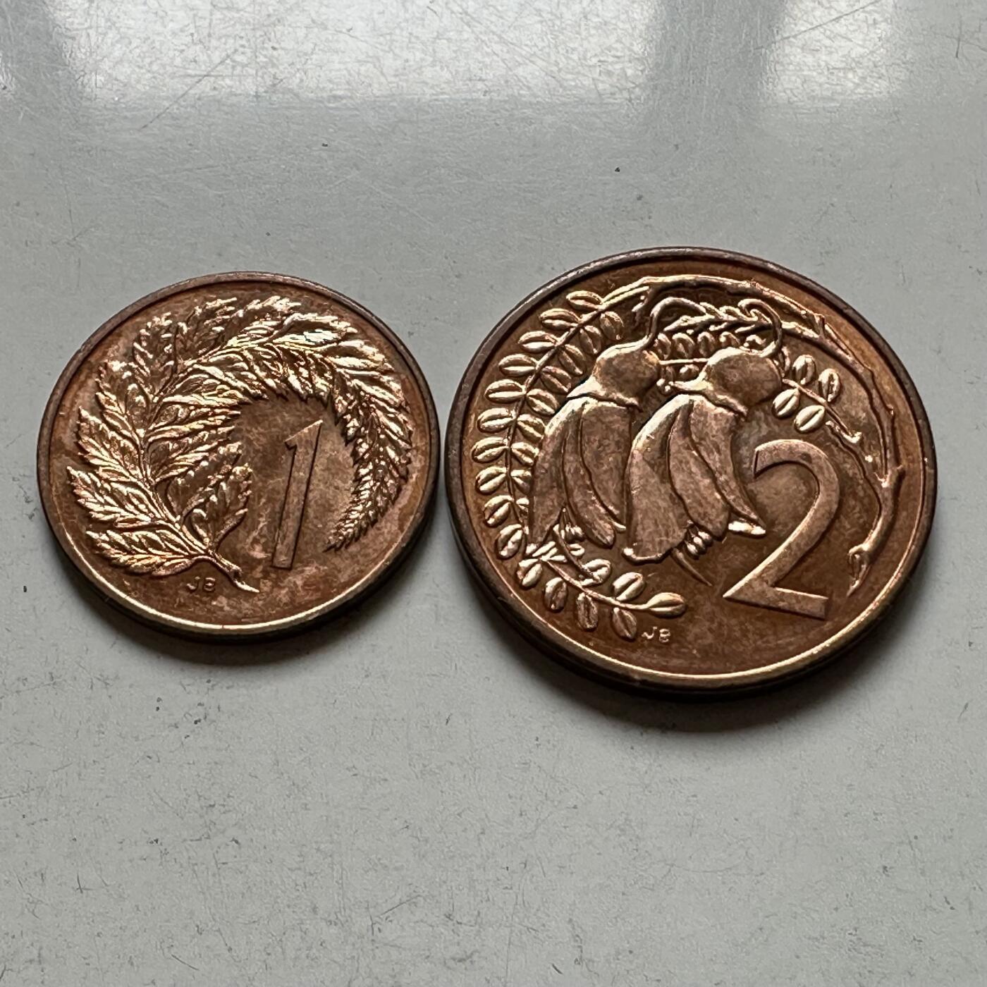 🌹外币初藏🌹🐯2026年第32场   每周二四六晚8️⃣点 接代拍 新西兰1987年中年版1-2分一对 带光好品 a