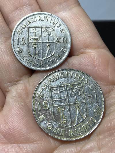 2026年第三十七场(总第二百零六场）德紧纸币特拍场(佣金3%，最低1元) - 英属毛里求斯和毛里求斯共和国🇲🇺2枚：1971年1卢比(伊丽莎白二世青年带冠)，1990年1卢比