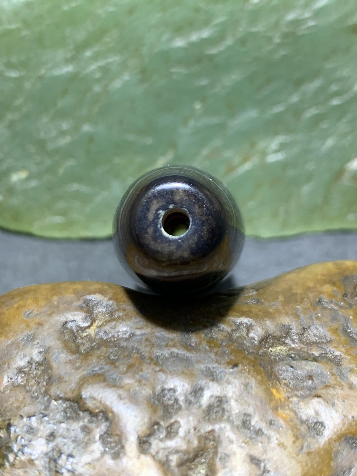 精美罕见一眼靠山图案千层纹药师玛瑙桶珠一个