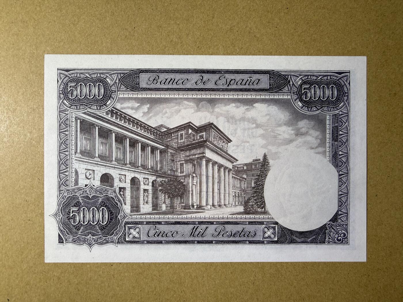 《艾美收藏》第237期-3.22周日外币强钞白金场 西班牙5000比塞塔 UNC 1976年 国王卡洛斯三世 纯数字无字母的冠号 要贵的多 无47