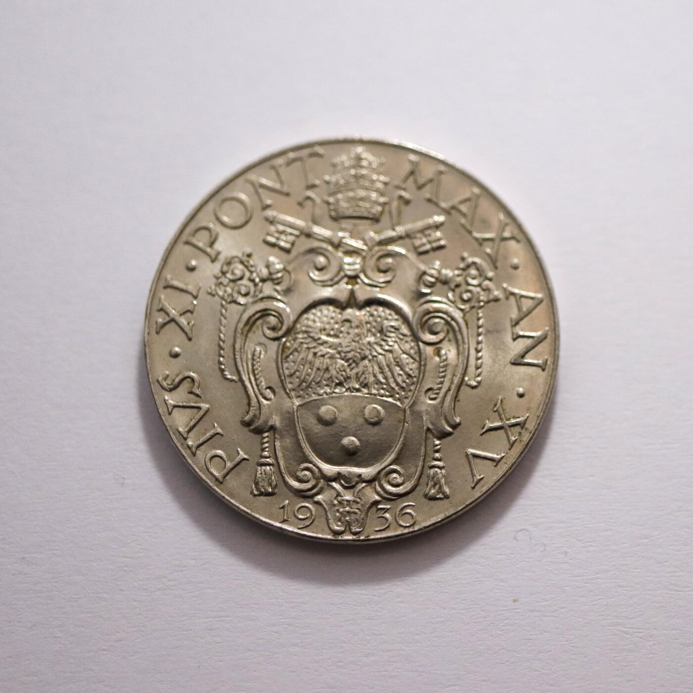 观钱 近现代机制币拍卖No.005（全场顺丰包邮，不区分偏远地区）   梵蒂冈 1936 年 2 里拉“好牧人”镍币（梵蒂冈城国早期里拉硬币），古典主义雕刻风格精湛，宗教题材富有感染力。