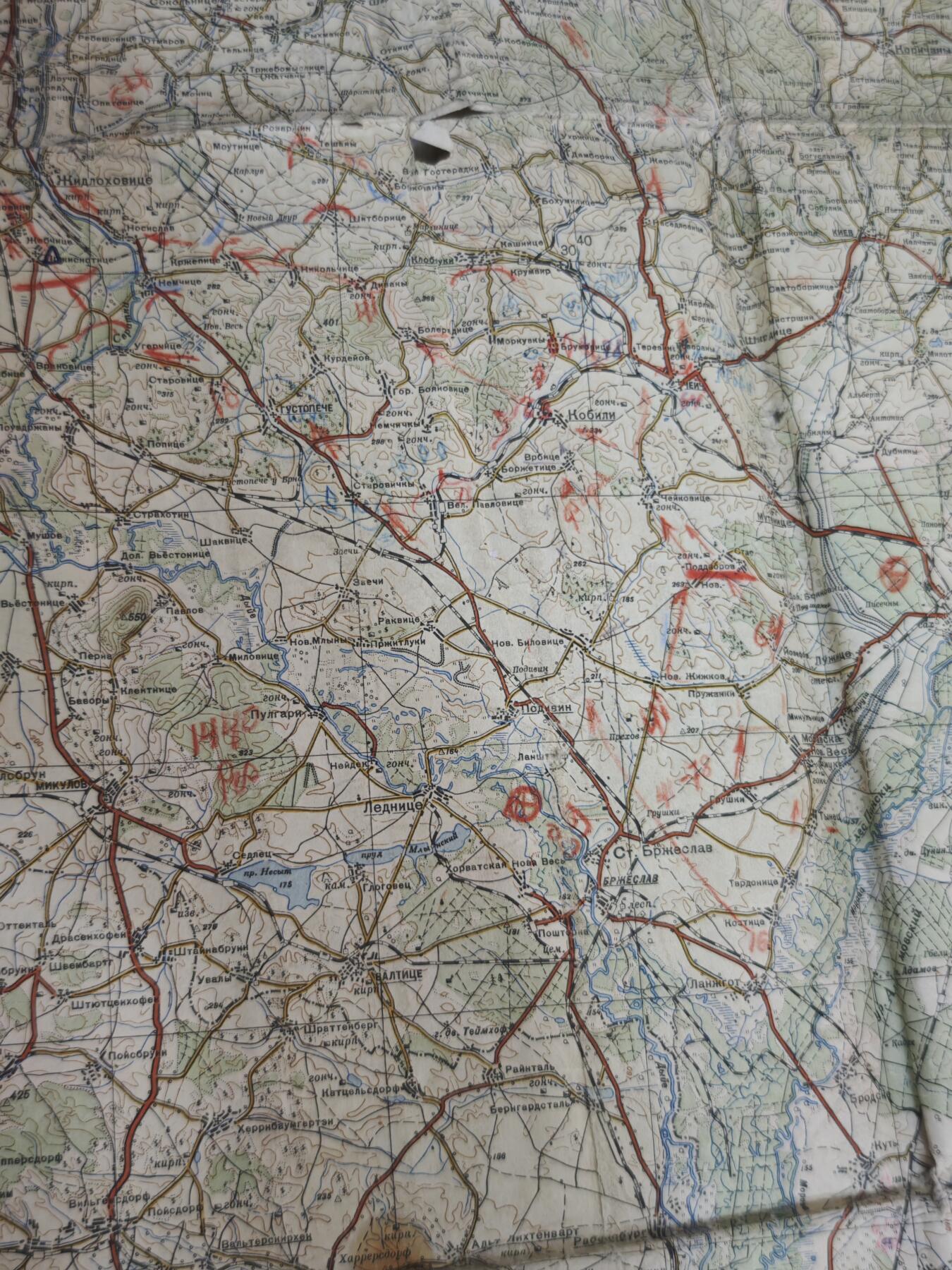 橙子收藏第六期 1944年苏联红军总参谋部实战军用地图/捷克斯洛伐克-奥地利-匈牙利 带原始战术标记 见证1945维也纳攻势 苏军解放中欧核心实物 馆藏级二战稀缺文物(长度一米多)