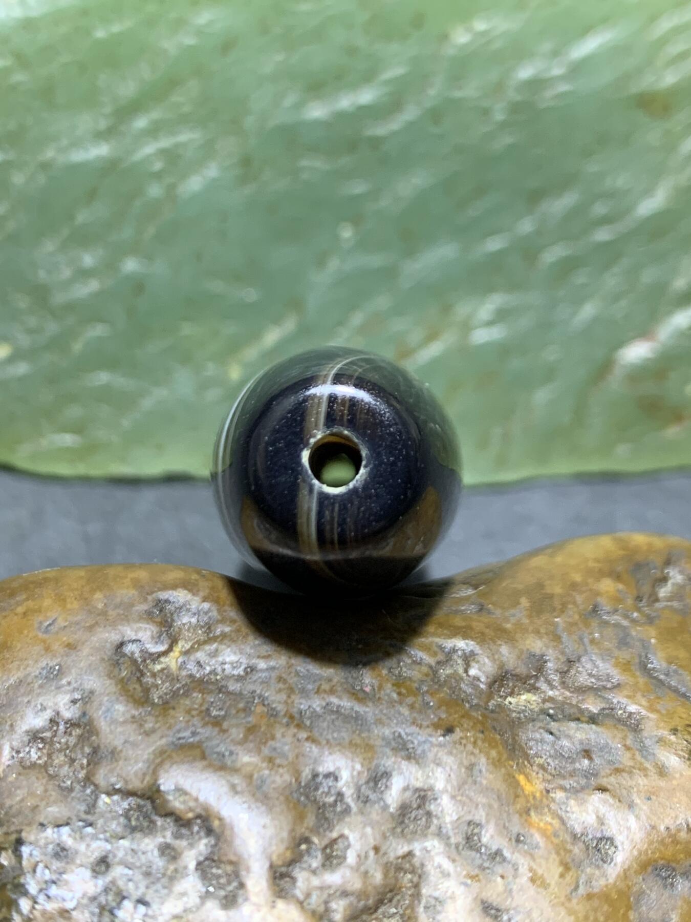 精美罕见一眼靠山图案千层纹药师玛瑙桶珠一个