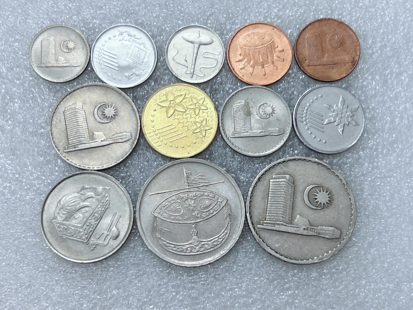 第一海外回流一元起拍收藏 散集专场  第304期 马来西亚硬币 12枚 无重复