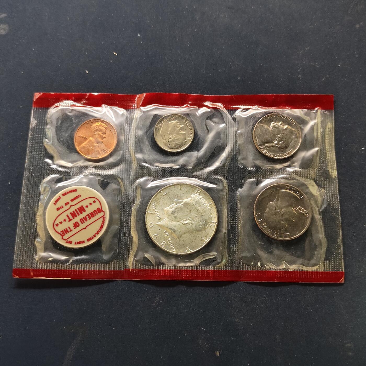 【全场包邮】纯粹捡漏拍515场 美国1968年官方套币-含肯尼迪半元银币【30.6毫米11.5克40%】