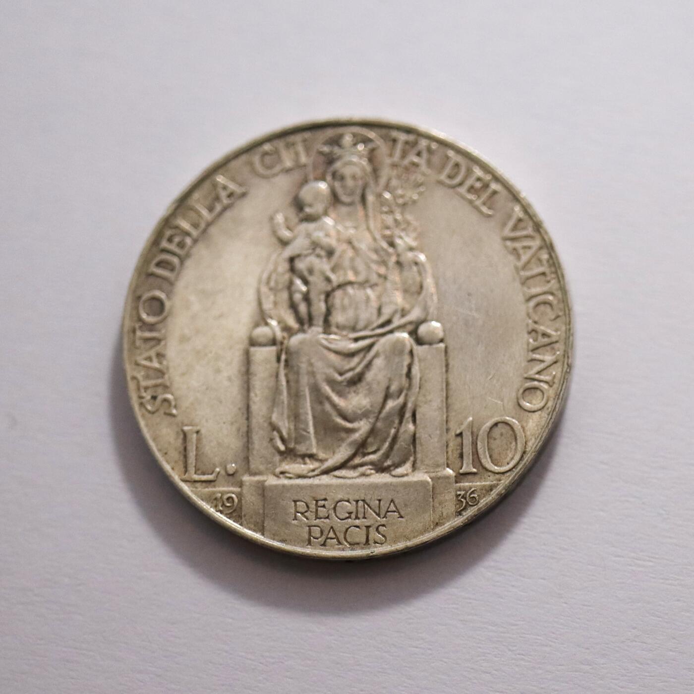 观钱 近现代机制币拍卖No.005（全场顺丰包邮，不区分偏远地区）  梵蒂冈 1936 年庇护十一世 10 里拉和平之后银币，古典主义雕刻风格精湛，宗教题材富有感染力。