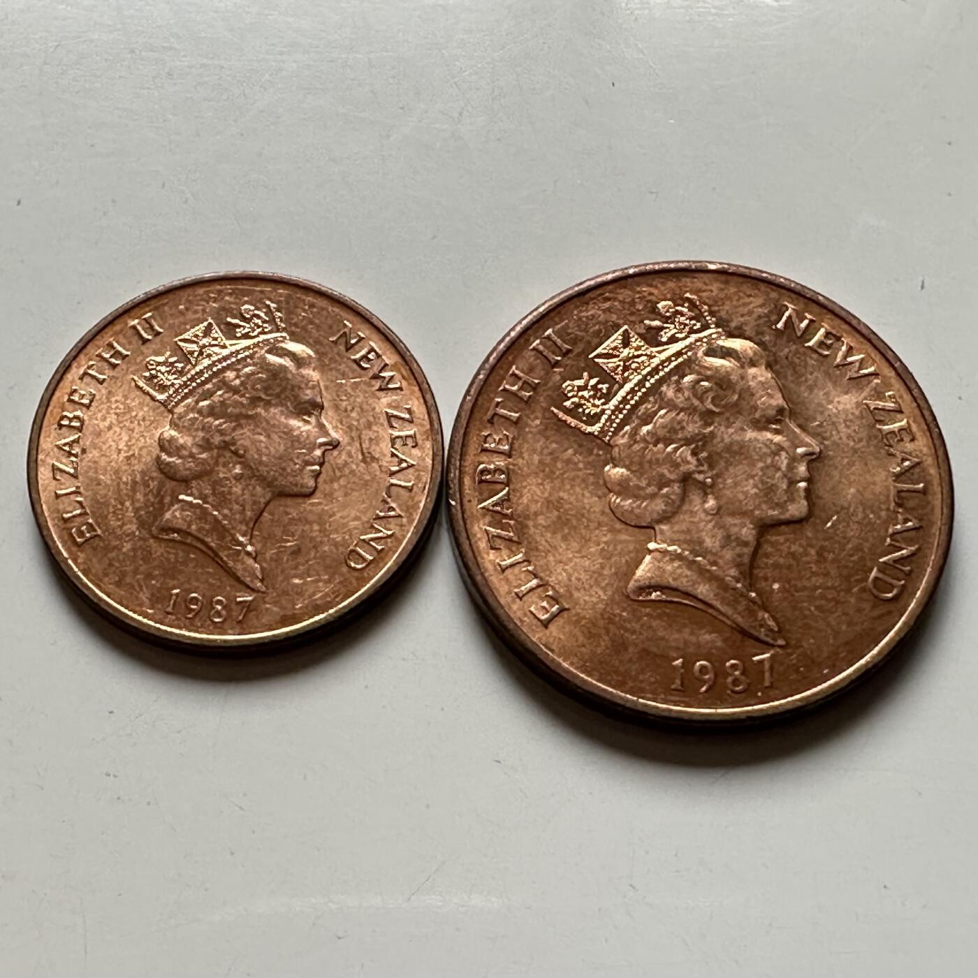 🌹外币初藏🌹🐯2026年第32场   每周二四六晚8️⃣点 接代拍 新西兰1987年中年版1-2分一对 带光好品 i