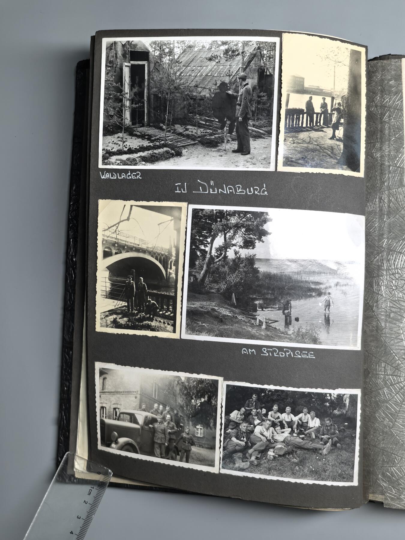 小驴勋章奖章收藏3月21日周六晚六点拍卖（珍爱和平，收藏战争，铭记历史，勿忘国耻，忠党爱国。有偿代拍，送拍规则在简介最后，参拍须阅读规则后再参拍，关系到运费包装发货时效真假辨别等关键信息，拍卖时不再发原图，看大图店主微信码在拍卖店铺介绍里）