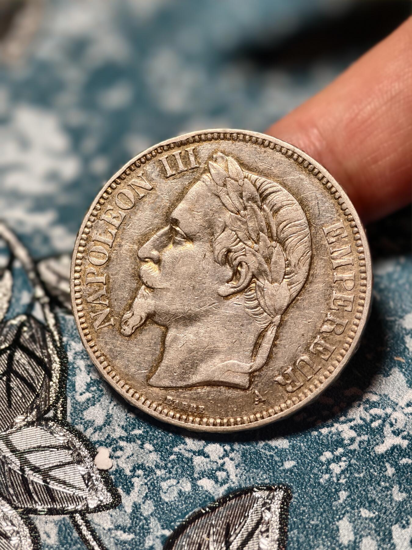 抚柳草堂-第十八期章牌钱币  奖章勋章限时免佣 满百包邮 放漏专场 1870法国拿破仑三世5法郎大银币 重24.9g 淡淡的黄油包浆状态不错