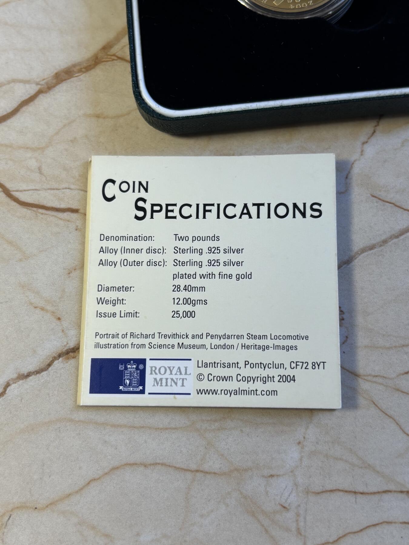 第194期拍卖 英国2003年伊丽莎白二世1镑精制银币带盒证书，有氧化，9.5克，925银