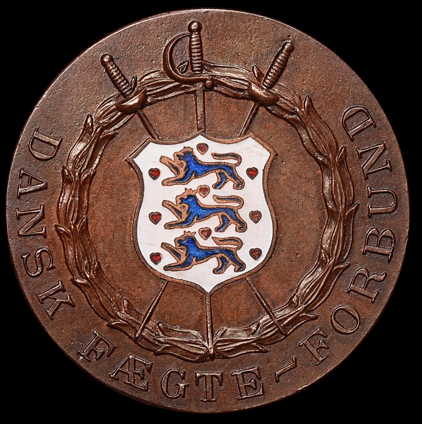 修遠堂世界钱币第108期  1947 年丹麦击剑协会（Dansk Fægteforbund）铜质荣誉奖章，38.50mm，21.88g