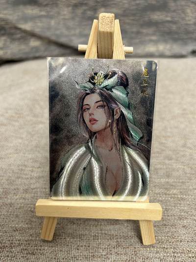 喜灰玩卡拍卖第五期，接拍品0佣金，欢迎送拍，释放现金流，让自己有资金可以购买更多喜欢的卡牌，让别的卡友能淘到更多心仪的卡牌 - 百里 港漫水浒 夏威夷老师绘 特卡 扈三娘 粗闪