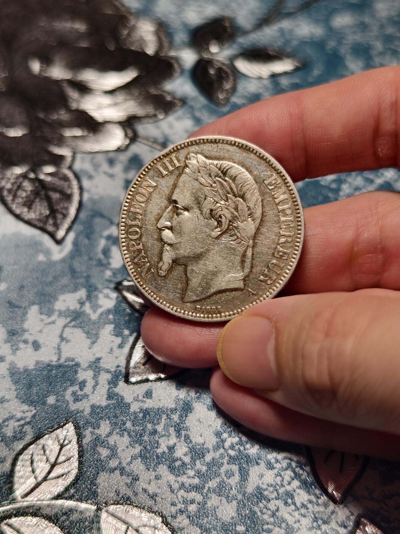 抚柳草堂-第十八期章牌钱币  奖章勋章限时免佣 满百包邮 放漏专场 1870法国拿破仑三世5法郎大银币 重24.9g 淡淡的黄油包浆状态不错