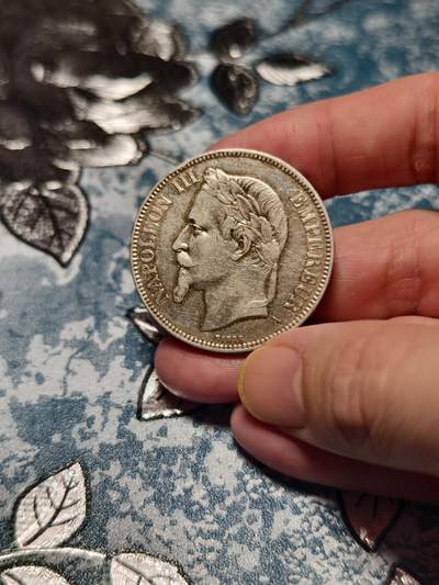 抚柳草堂-第二十六期章牌钱币  奖章勋章 满百包邮 放漏专场 1870法国拿破仑三世5法郎大银币 重24.9g 淡淡的黄油包浆状态不错