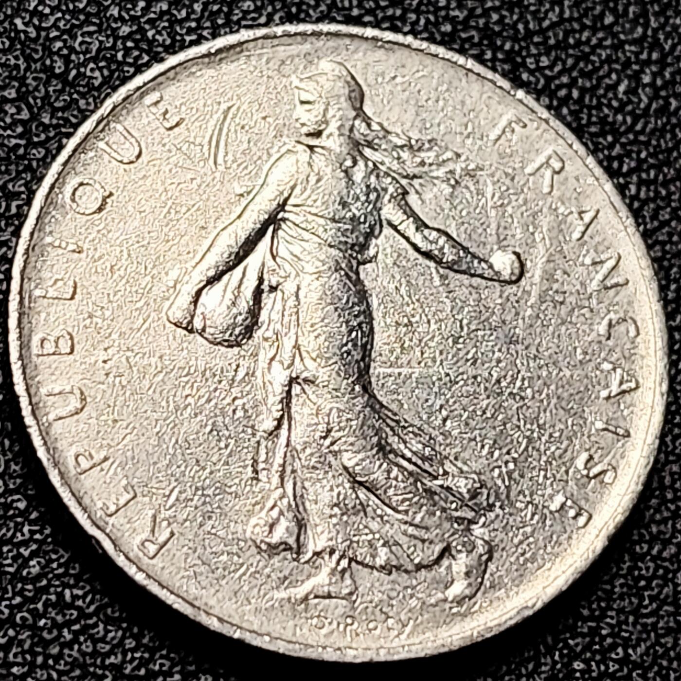 泉币菌-第215场-拍品多 请提前出价（工作最近较忙 发货不及时，望理解） 。