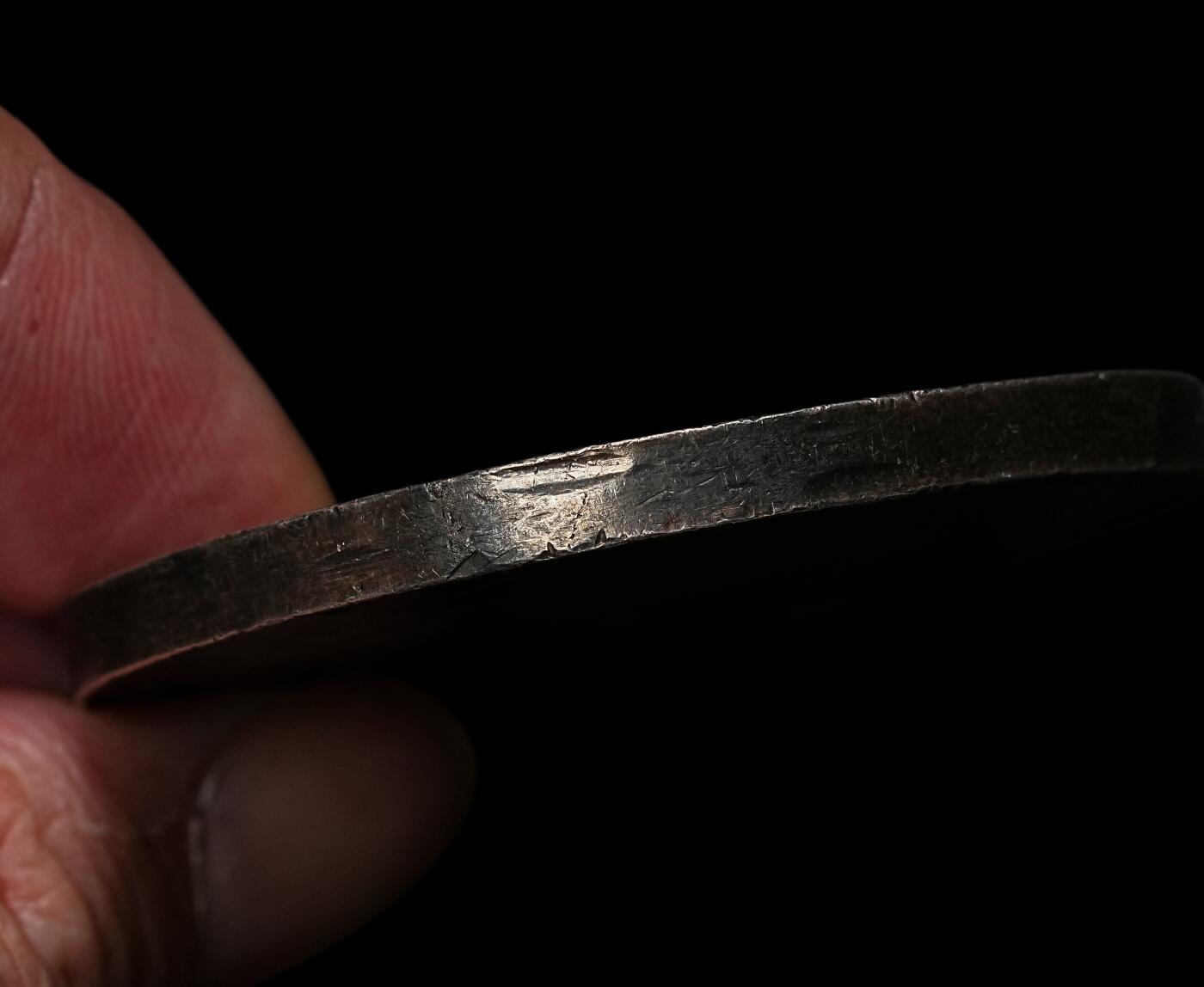 修遠堂世界钱币第108期  1884年丹麦狩猎协会大银章，50.21mm，78.94g，边缘有压痕