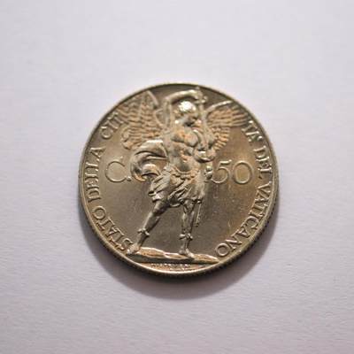 观钱 近现代机制币拍卖No.005（全场顺丰包邮，不区分偏远地区）  - 梵蒂冈 1936 年庇护十一世 大天使圣米迦勒 50 分镍币，最美镍币，大天使圣米迦勒（San Michele Arcangelo），身披羽翼，手持利剑与权杖，姿态英武。 由意大利著名雕刻师奥雷利奥・米斯特鲁齐（Aurelio Mistruzzi）设计，古典主义雕刻风格精湛，宗教题材富有感染力。