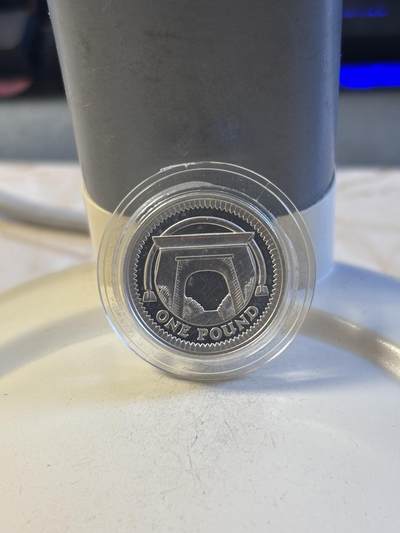 第194期拍卖 - 英国2006年1镑纪念银币带盒证书，9.5克，925银，有瑕疵