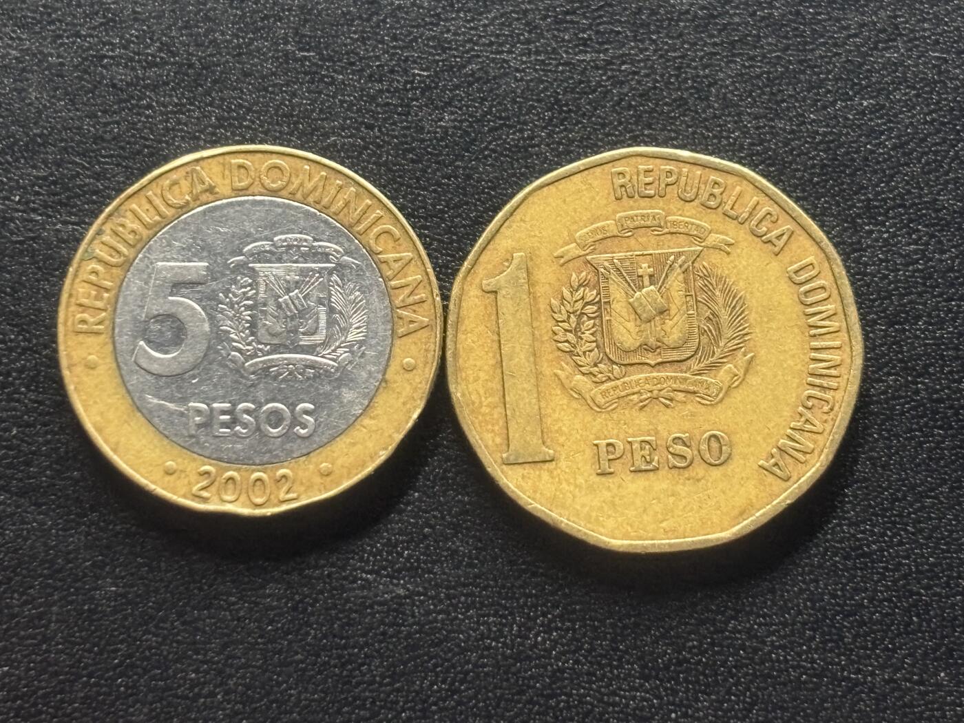 邮泉阁限时拍卖第四十三场（硬币在国外。请付邮费6元。） 多米尼加2枚