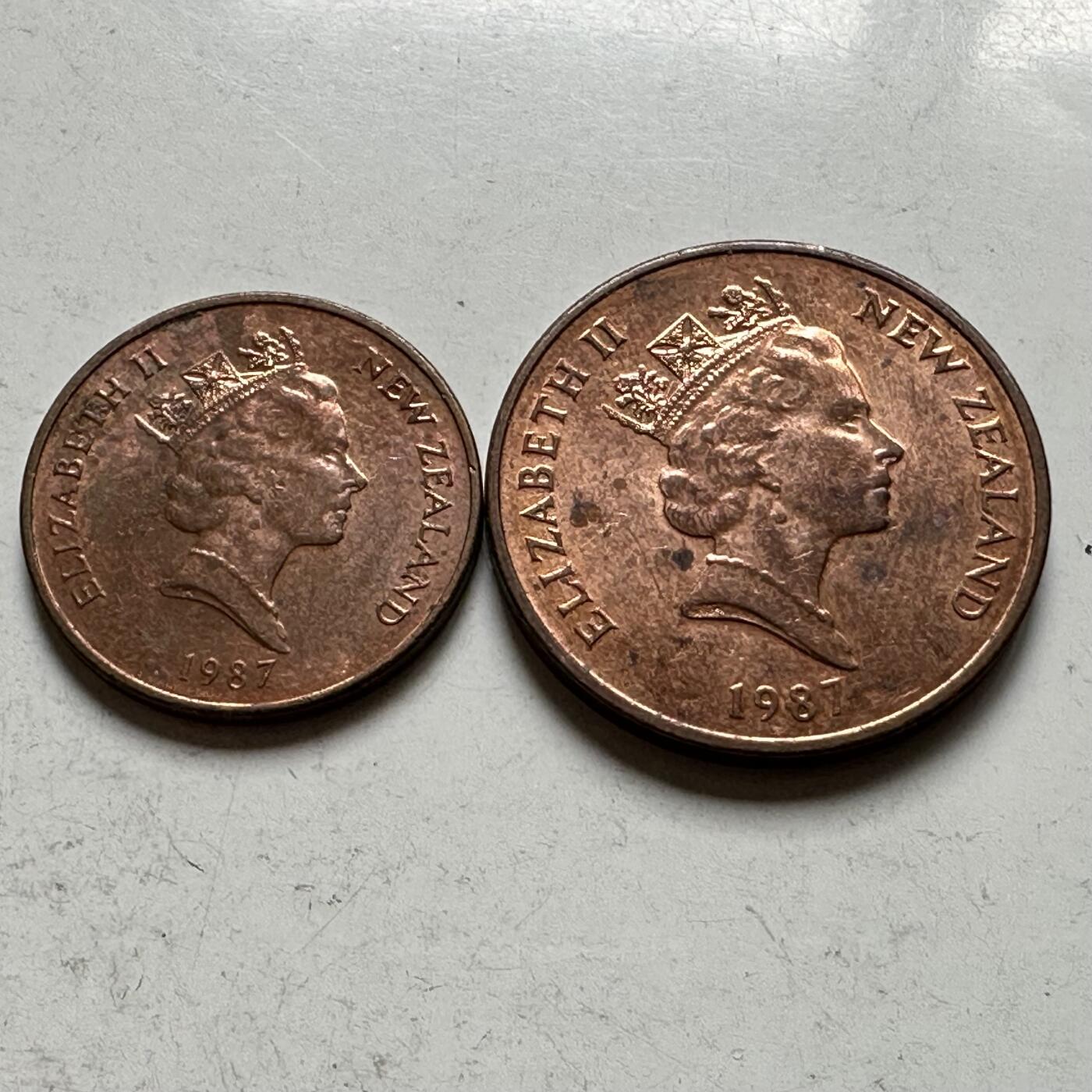 🌹外币初藏🌹🐯2026年第32场   每周二四六晚8️⃣点 接代拍 新西兰1987年中年版1-2分一对 带光好品 d