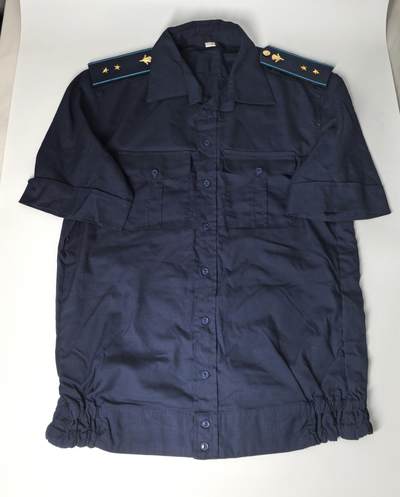 小驴勋章奖章收藏3月21日周六晚六点拍卖（珍爱和平，收藏战争，铭记历史，勿忘国耻，忠党爱国。有偿代拍，送拍规则在简介最后，参拍须阅读规则后再参拍，关系到运费包装发货时效真假辨别等关键信息，拍卖时不再发原图，看大图店主微信码在拍卖店铺介绍里） - 俄罗斯空隆兵准尉短袖．肩宽48cm，袖  长28cm，胸围106cm，衣长70cm。