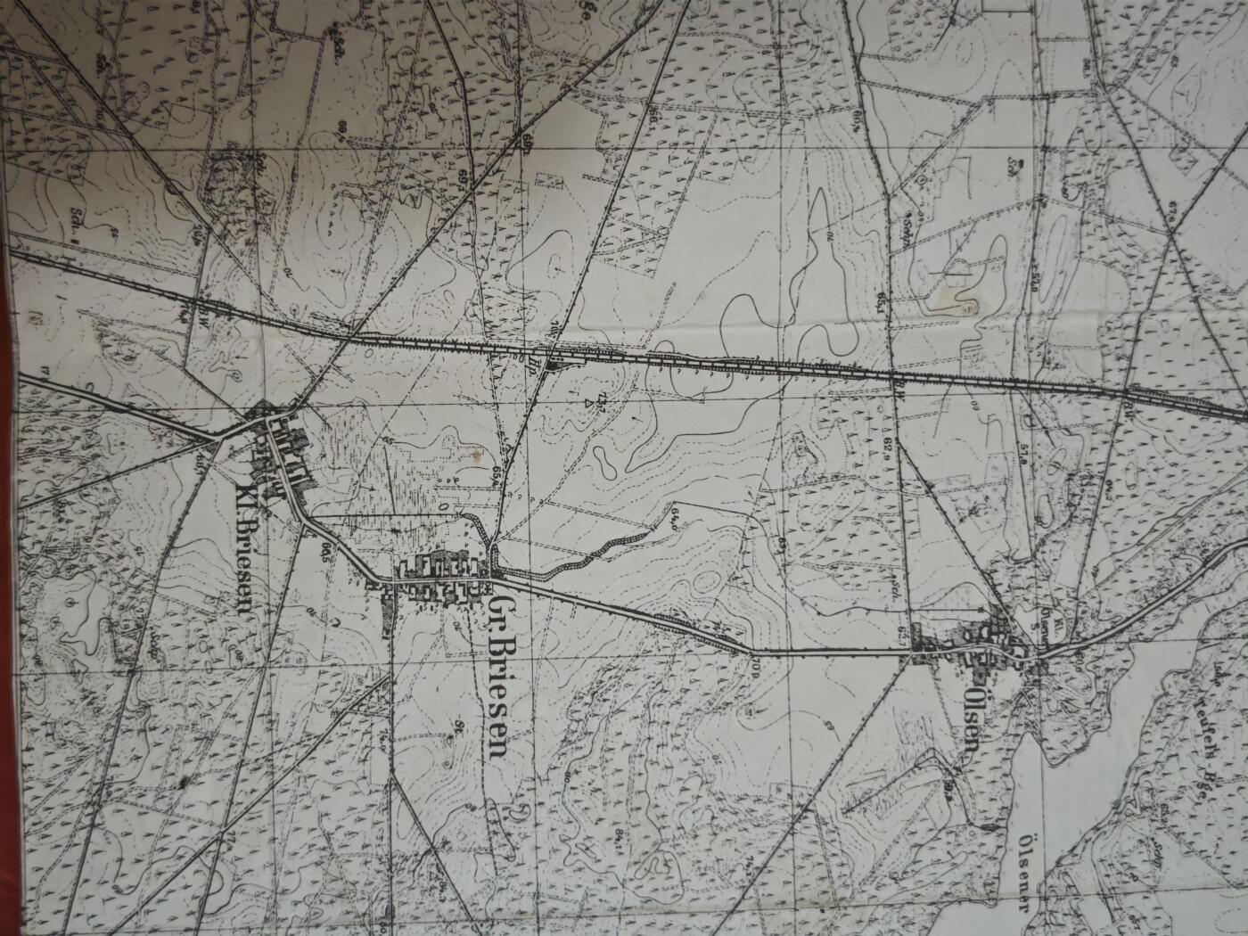 橙子收藏第六期 德波边境二战时期地图  格鲁诺（Grunow）及周边（米克斯多夫、大/小布里森等）位于德国勃兰登堡州东部乌克马克县，紧邻二战时期的德波边境，地处柏林东北部、德波走廊西侧，是东线边境的战略缓冲与交通节点，也是德军东线防御的重要外围区域。