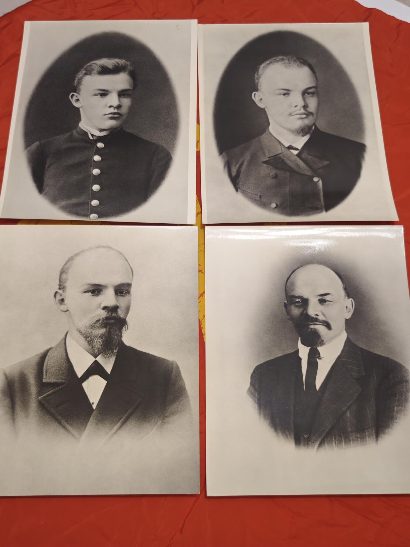 橙子收藏第六期 这是一套1969年苏联官方出版的列宁生平影像集，共4张原版照片，完整记录了弗拉基米尔·列宁从少年到中年的四个关键人生阶段，是极具历史价值的苏联红色藏品