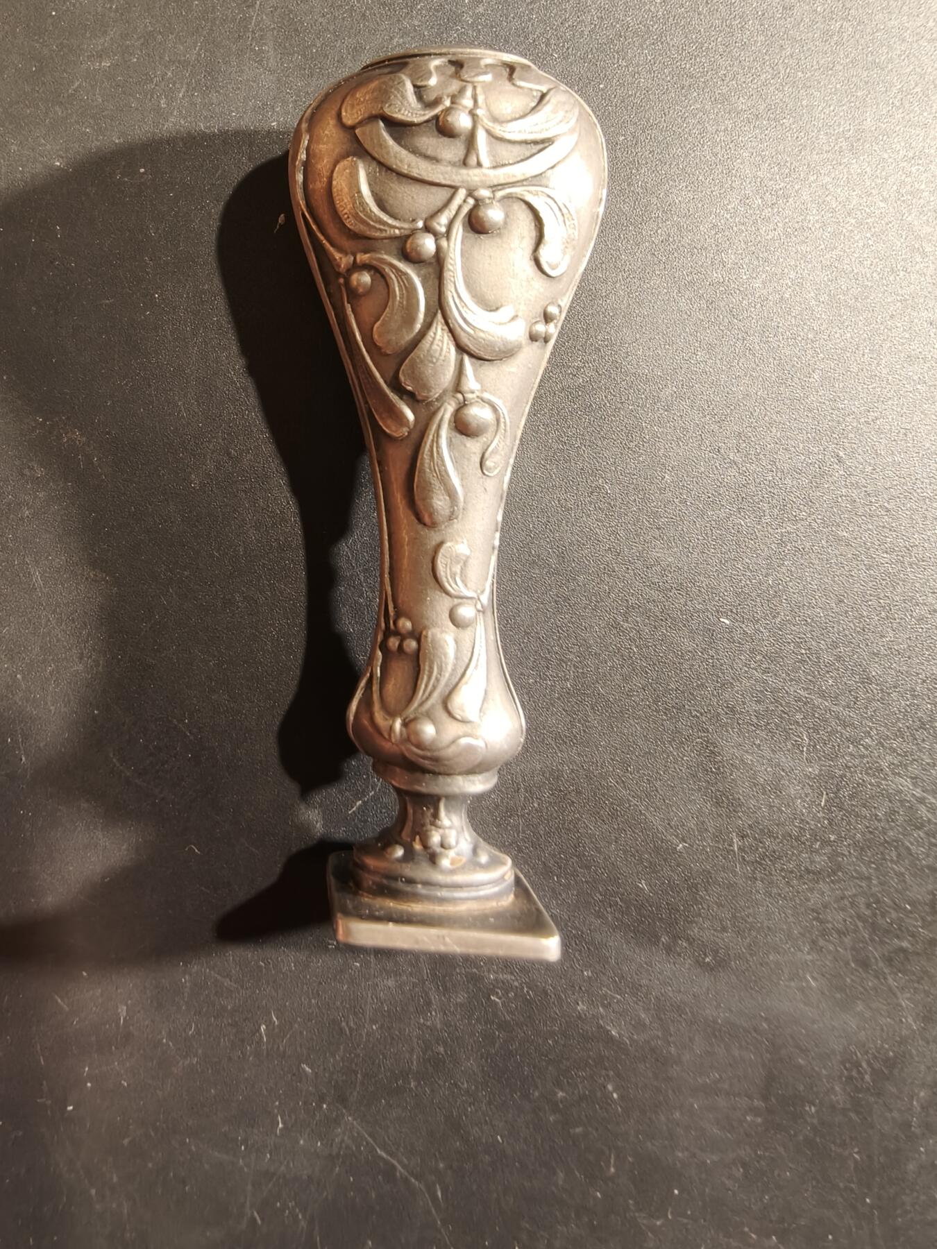 老王徽章第188期 法国文房四宝原盒    新艺术风格    野猪头银标    35.4g      拆信刀+蘸水笔杆+蜡笔封