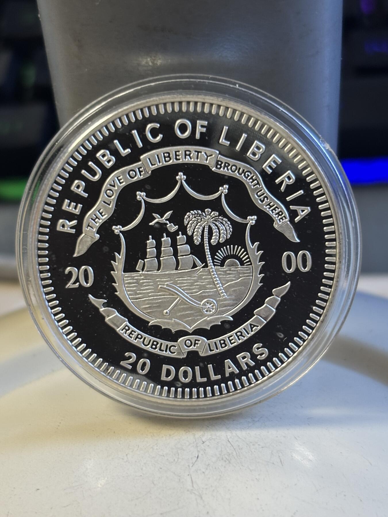 第194期拍卖  利比里亚2000年动物河马纪念银币,1盎司999银，发行2000枚，有氧化点