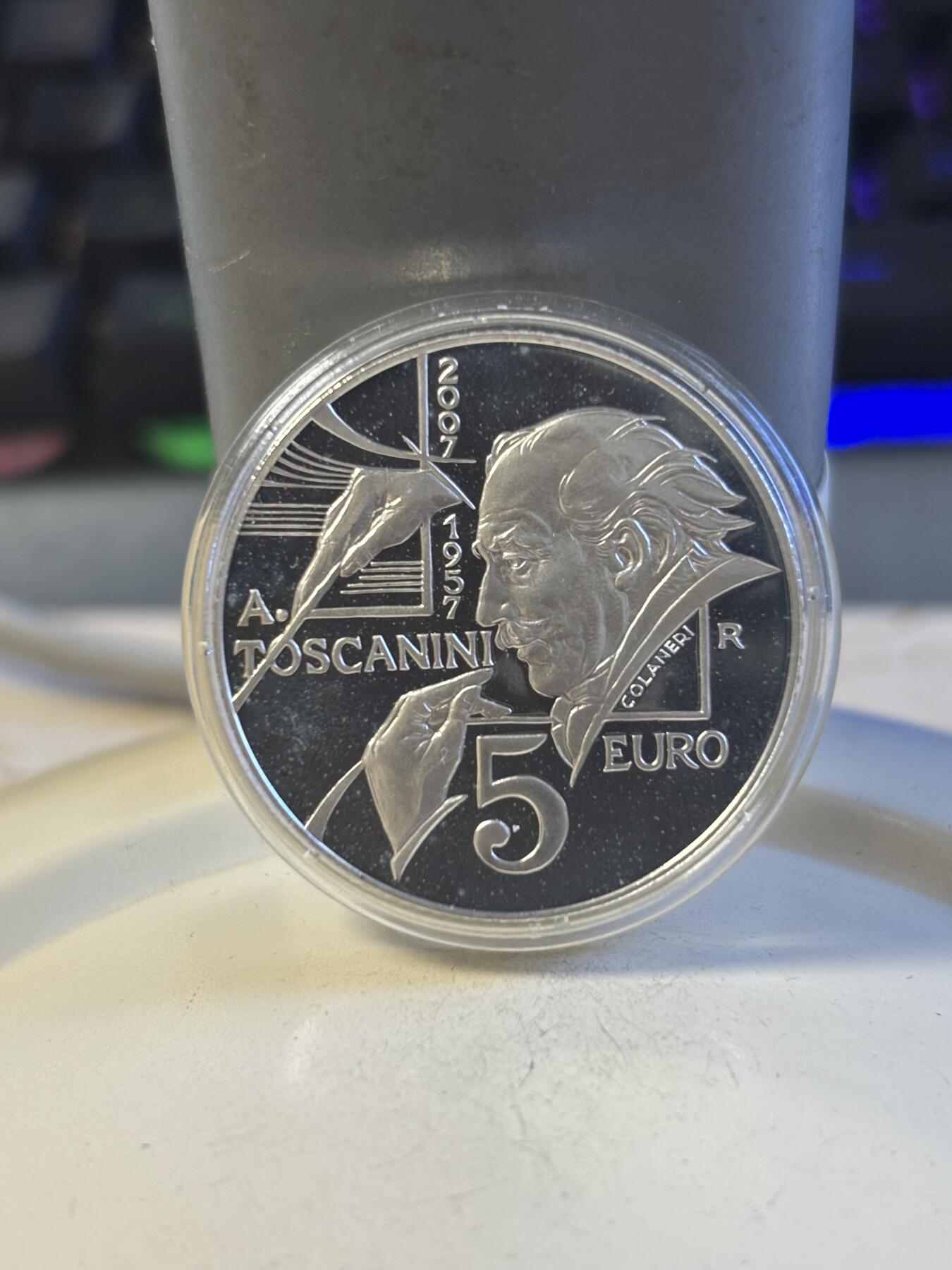 第194期拍卖 圣马力诺2007年指挥家大提琴家托斯卡尼尼纪念银币，925银，18克，有氧化