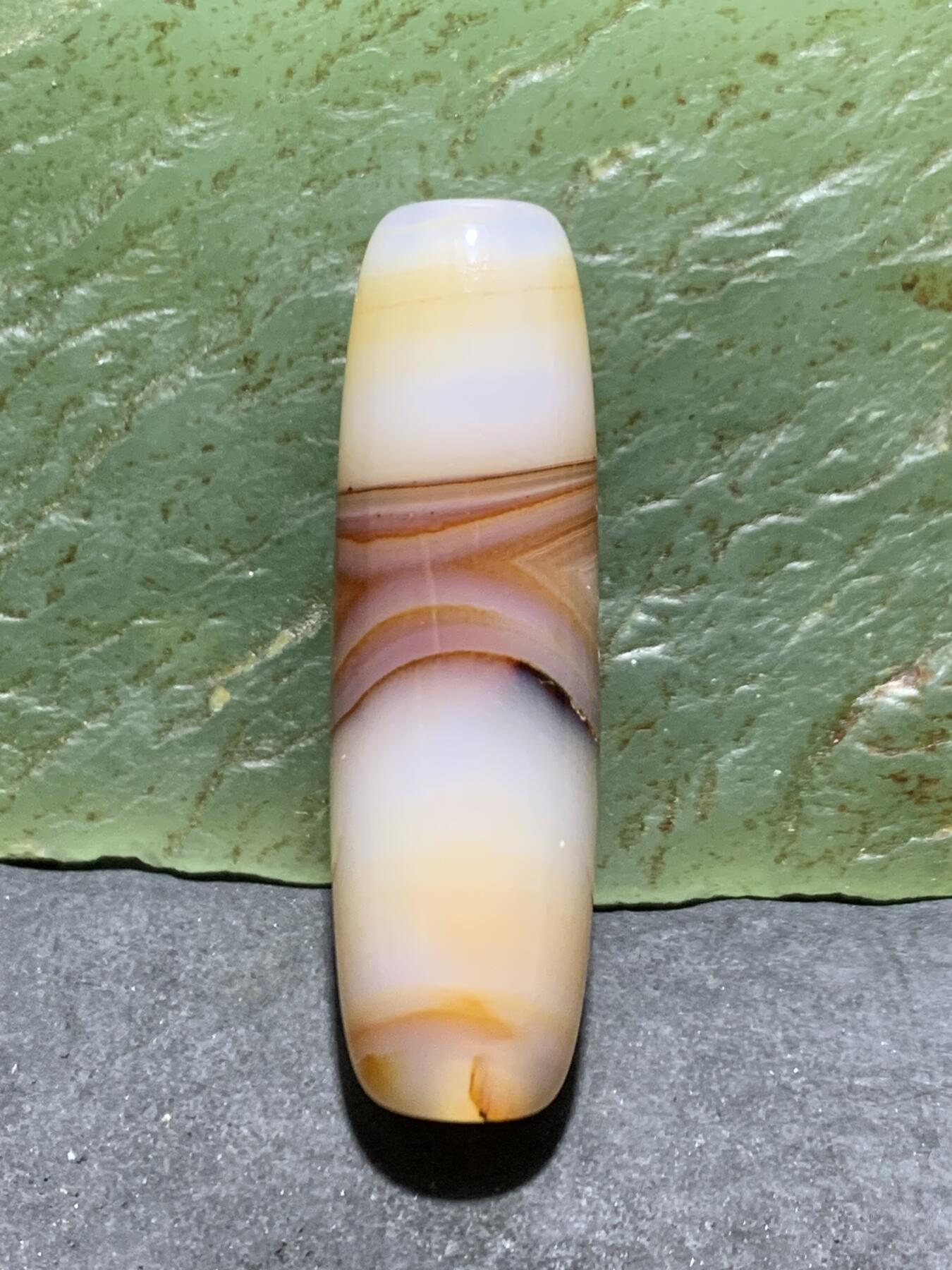 高玉化千层纹巴西玛瑙随形通货桶珠一个，