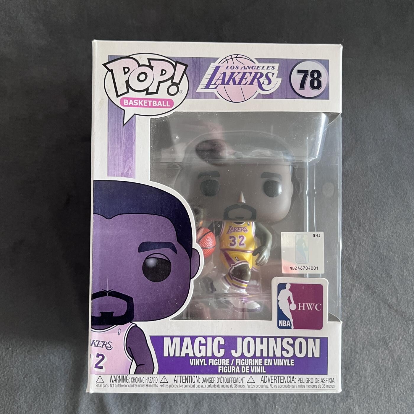 锦色铺子的潮玩第八期 🌸🌸🌸🌸 🌸🌸   NBA传奇系列POP公仔（魔术师约翰逊-湖人队主场队服）包装略旧 介意勿拍