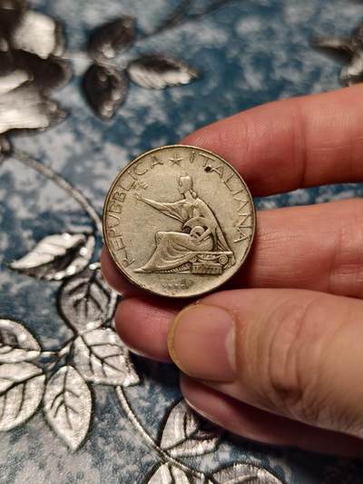 抚柳草堂-第十八期章牌钱币  奖章勋章限时免佣 满百包邮 放漏专场 - 1961意大利统一百年500里拉纪念银币  重11克 为纪念1861年意大利王国成立而铸 正面为意大利共和国拟人坐像背面是四马战车见证了意大利从分裂到统一的百年历程