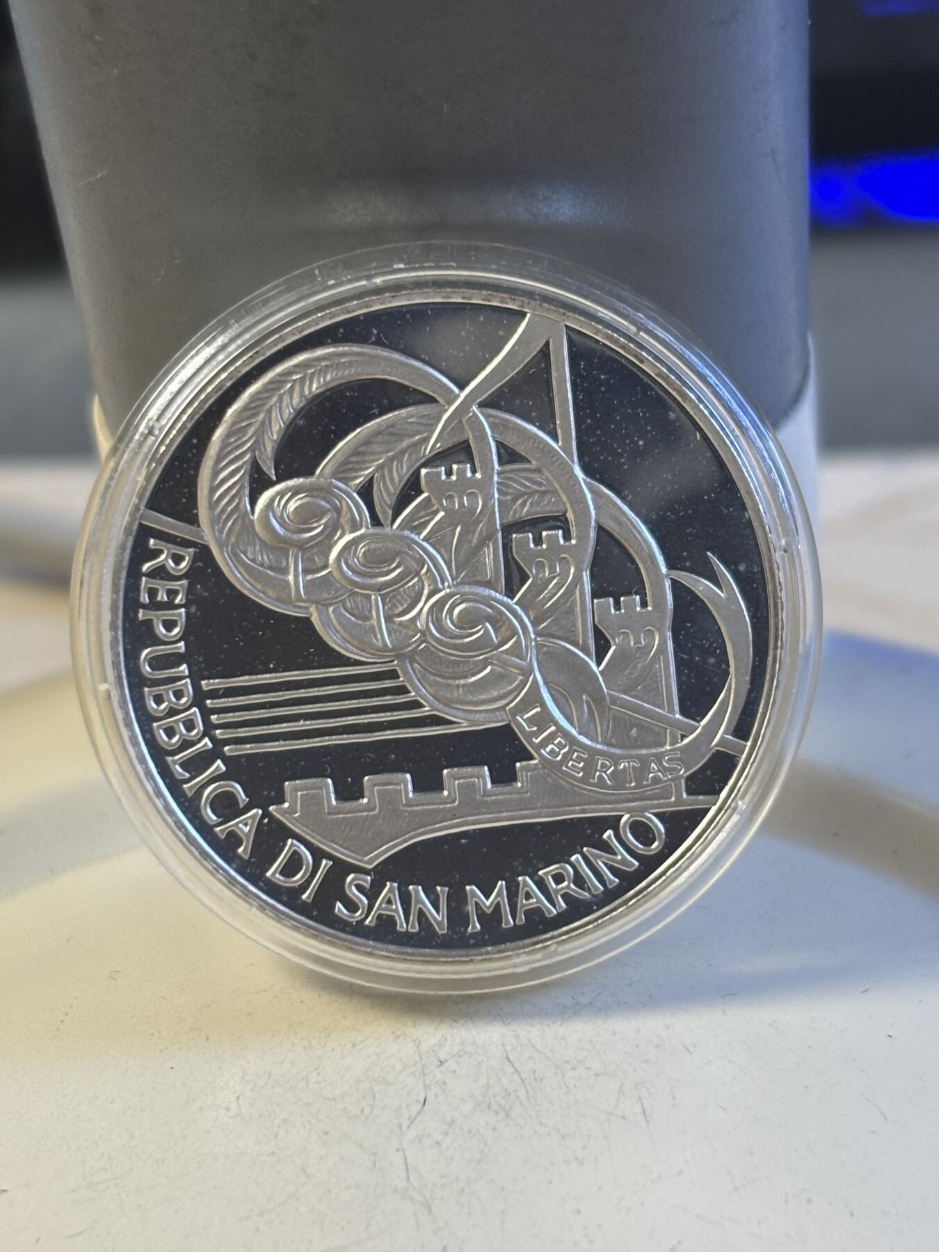 第194期拍卖 圣马力诺2007年指挥家大提琴家托斯卡尼尼纪念银币，925银，18克，有氧化