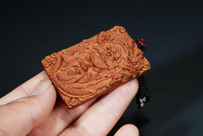 上海都达杂项专场90【全场包邮】  檀香木精雕《御龙关公》挂件69-319