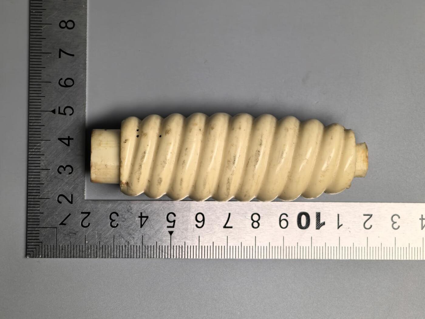 小驴勋章奖章收藏3月21日周六晚六点拍卖（珍爱和平，收藏战争，铭记历史，勿忘国耻，忠党爱国。有偿代拍，送拍规则在简介最后，参拍须阅读规则后再参拍，关系到运费包装发货时效真假辨别等关键信息，拍卖时不再发原图，看大图店主微信码在拍卖店铺介绍里） 德国礼仪短剑／匕首把手