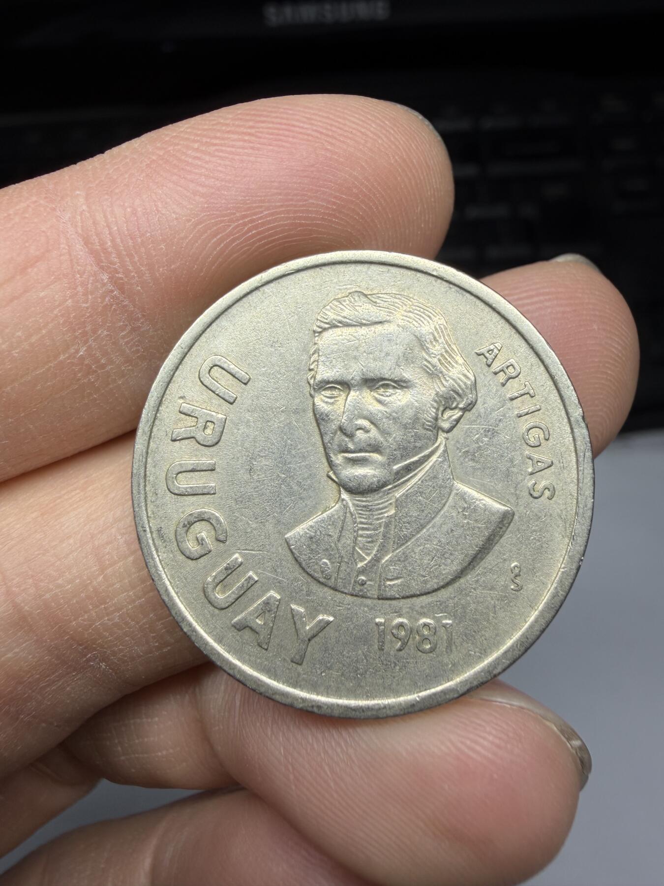 2026年集古藏今外币拍卖第三期-第6场—（总第316拍），可以寄存60天，满160元包邮。 1981年乌拉圭10比索