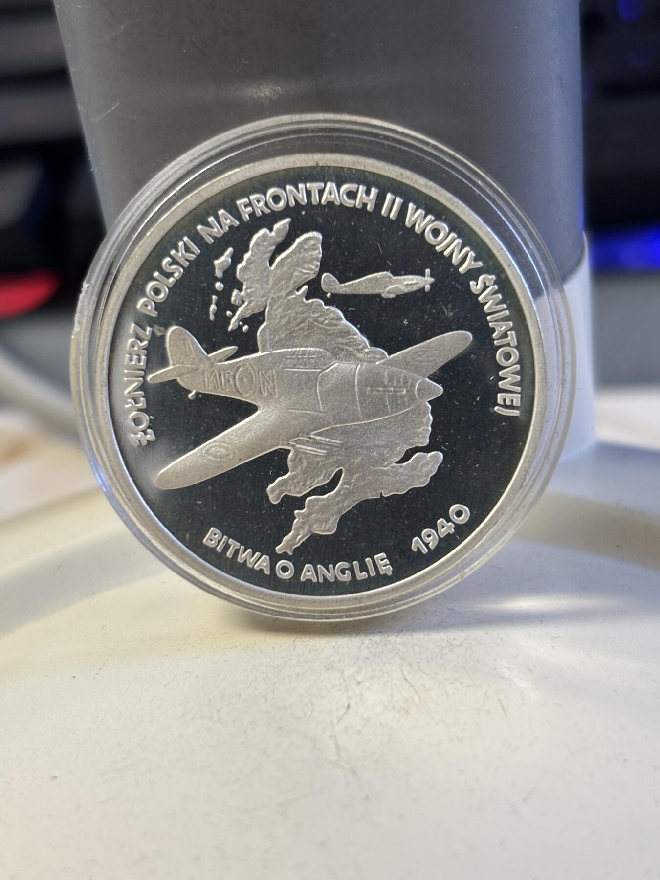 第194期拍卖 波兰1991年二战系列不列颠空战精制纪念银币，750银，16.5克，发行12000枚，有氧化