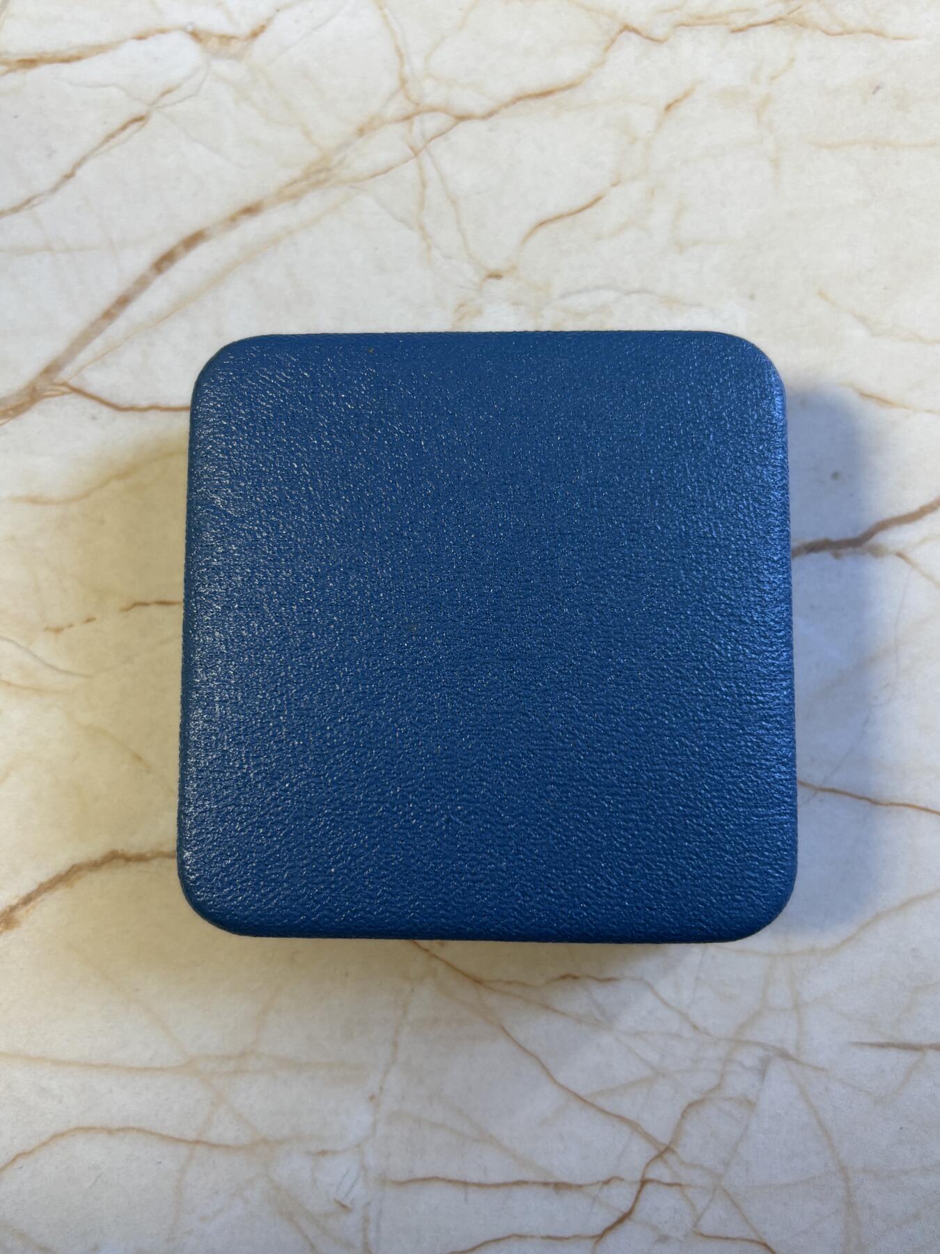 第194期拍卖 英国2006年1镑纪念银币带盒证书，9.5克，925银，有瑕疵